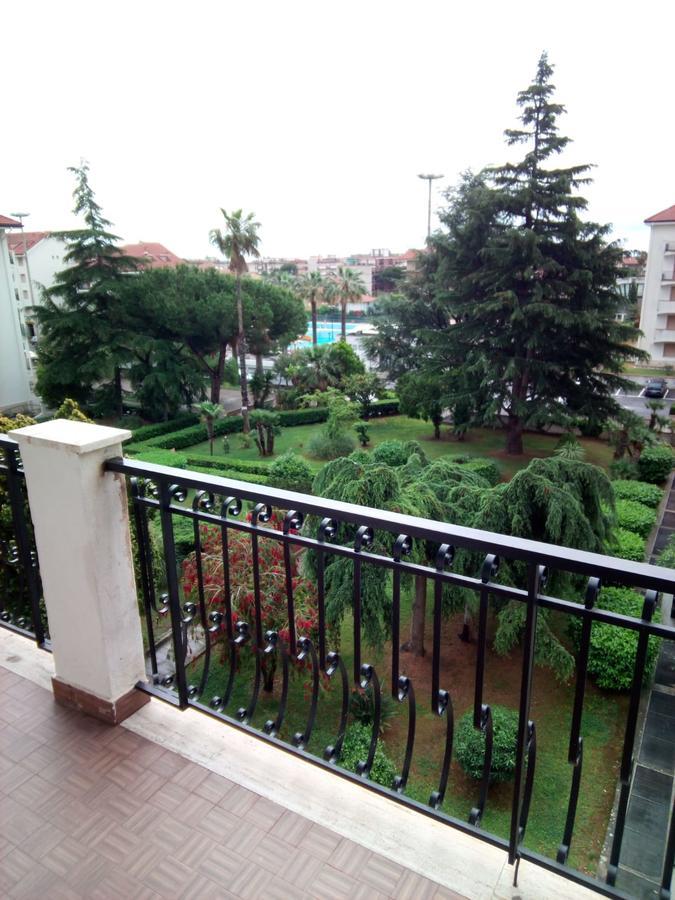 Condominio Ariazzurra S. Bart. San Bartolomeo Al Mare Bagian luar foto