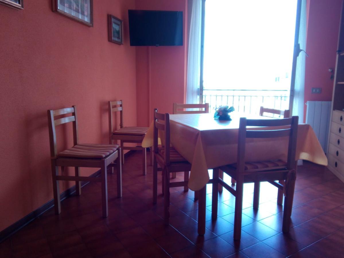 Condominio Ariazzurra S. Bart. San Bartolomeo Al Mare Bagian luar foto