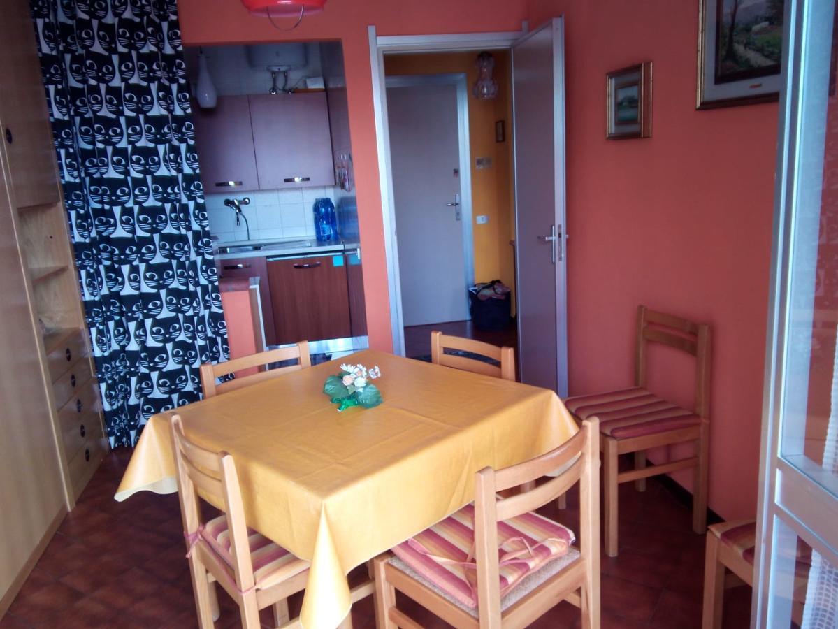 Condominio Ariazzurra S. Bart. San Bartolomeo Al Mare Bagian luar foto